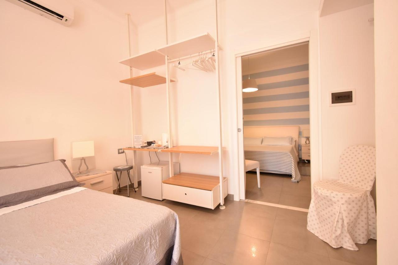 E - Rent And Le Nel Corso - Adults Only 2*