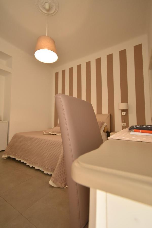 E - Rent And Le Nel Corso - Adults Only 2*