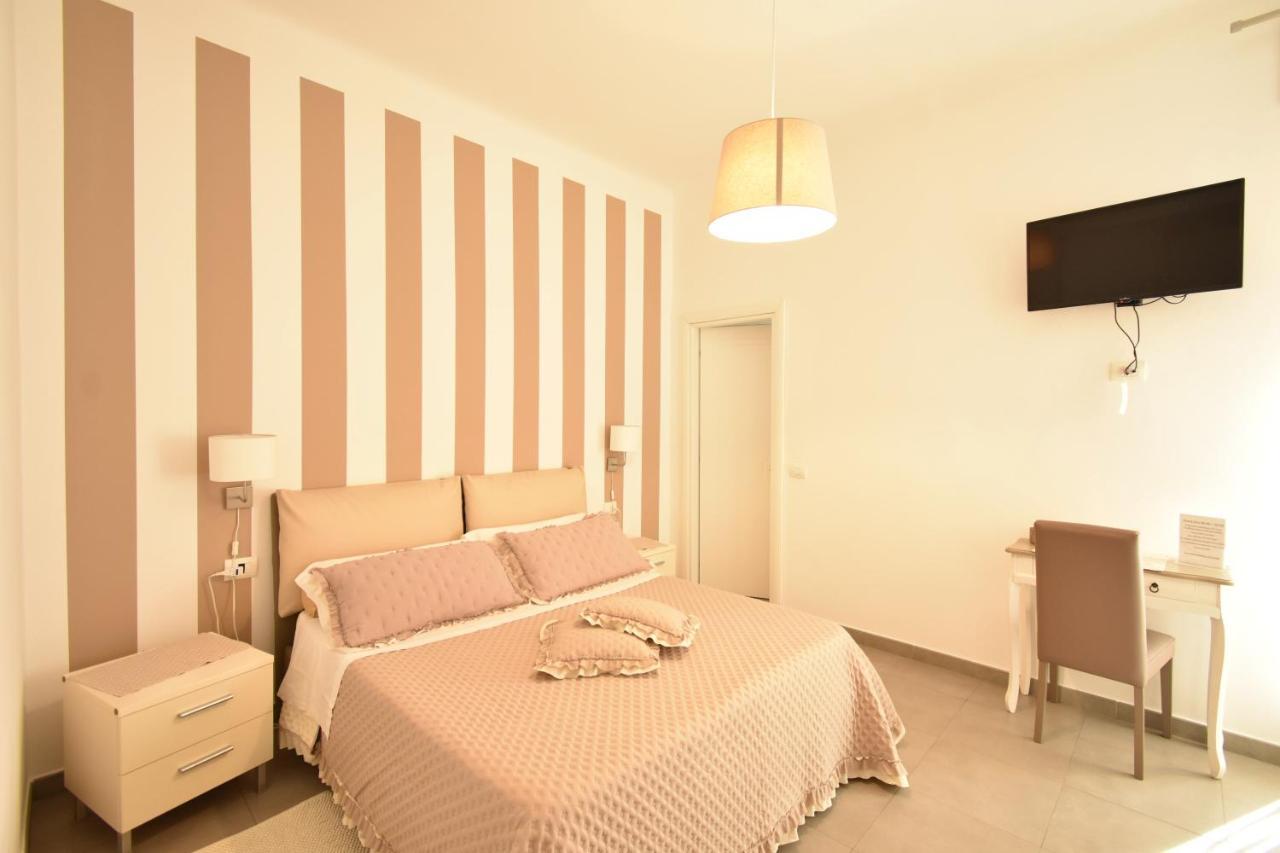 E - Rent And Le Nel Corso - Adults Only 2*