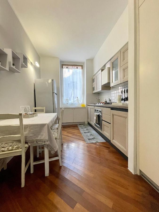 E - Rent And Le Nel Corso - Adults Only
