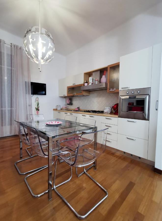 E - Rent And Le Nel Corso - Adults Only