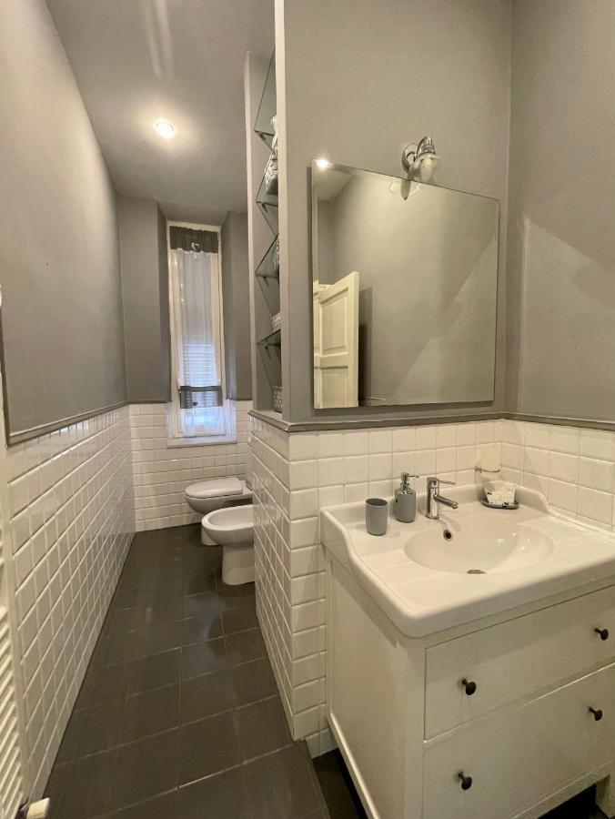 E - Rent And Le Nel Corso - Adults Only